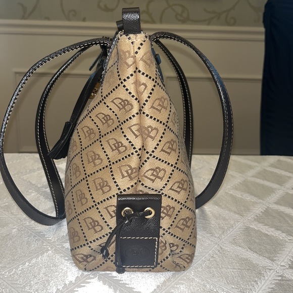 EUC Dooney & Bourke canvas tan & brown tote. - Picture 4 of 16